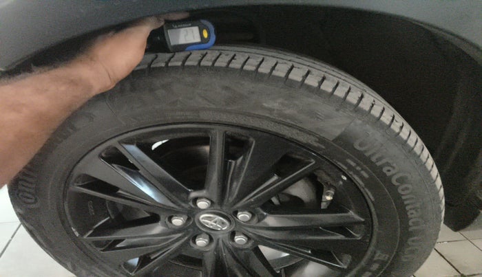 2018 Toyota Innova Crysta TOURING SPORT PETROL AT, Petrol, Automatic, 89,520 km, tyre