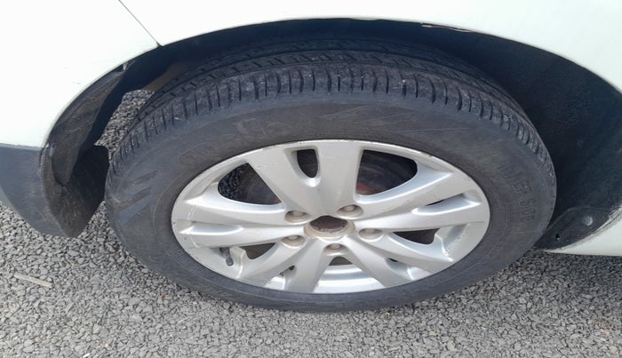 2015 Maruti Ertiga ZDI + SHVS, Diesel, Manual, 1,22,087 km, tyre