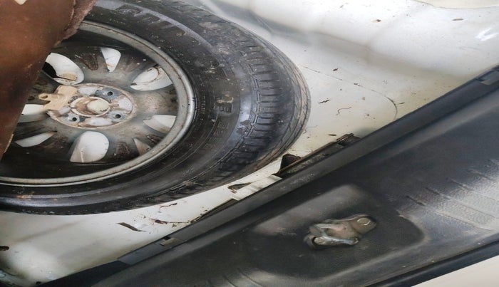 2014 Hyundai Verna FLUIDIC 1.6 VTVT SX, Petrol, Manual, 21,416 km, tyre