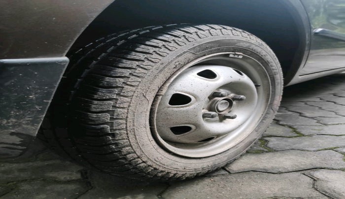 2012 Maruti Zen Estilo LXI, Petrol, Manual, 39,379 km, tyre