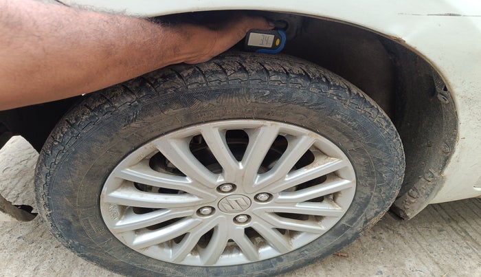 2024 Maruti Dzire ZXi CNG, Petrol, Manual, 50,123 km, tyre