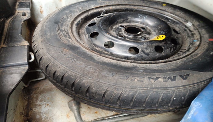 2024 Maruti Dzire ZXi CNG, Petrol, Manual, 50,123 km, tyre