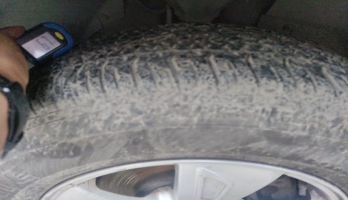 2014 Mahindra XUV500 W8, Diesel, Manual, 1,23,768 km, tyre