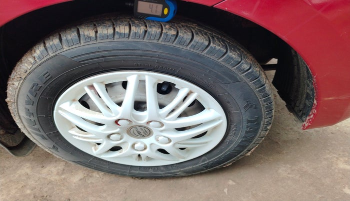 2016 Hyundai Eon ERA +, Petrol, Manual, 55,726 km, tyre