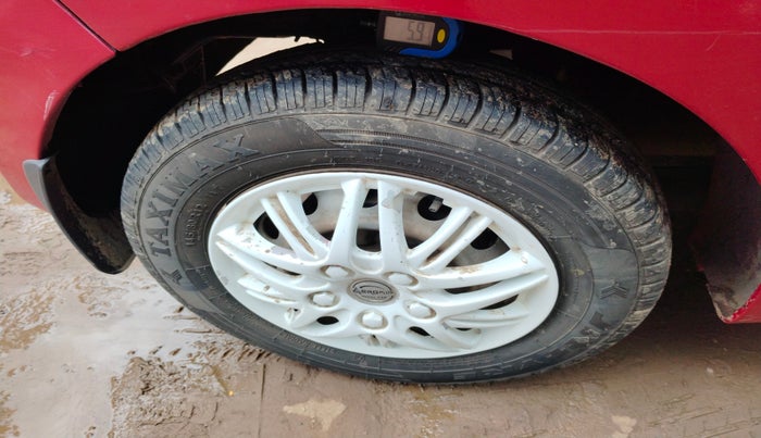 2016 Hyundai Eon ERA +, Petrol, Manual, 55,726 km, tyre