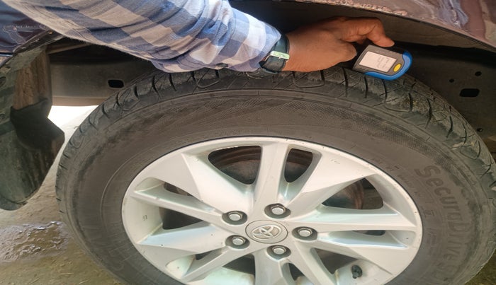 2020 Toyota Innova Crysta 2.4 GX 7 STR, Diesel, Manual, 1,53,104 km, tyre