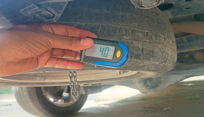 2020 Toyota Innova Crysta 2.4 GX 7 STR, Diesel, Manual, 1,53,104 km, tyre