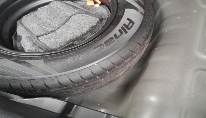 2022 Hyundai VENUE S(O) 1.2, Petrol, Manual, 40,178 km, tyre