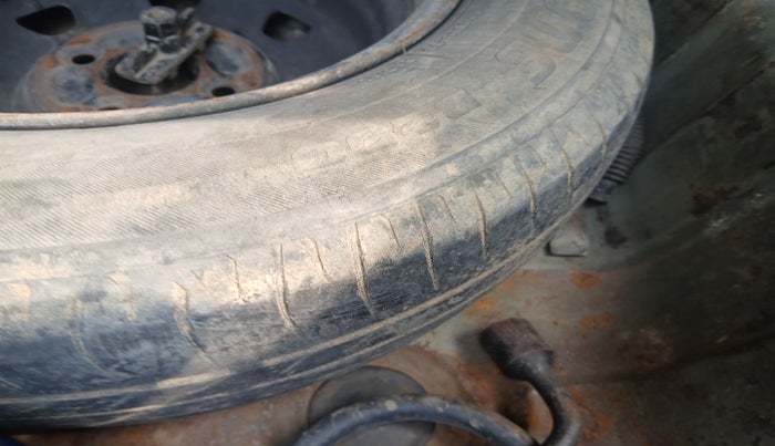 2011 Hyundai Accent EXECUTIVE, Petrol, Manual, 1,92,456 km, tyre