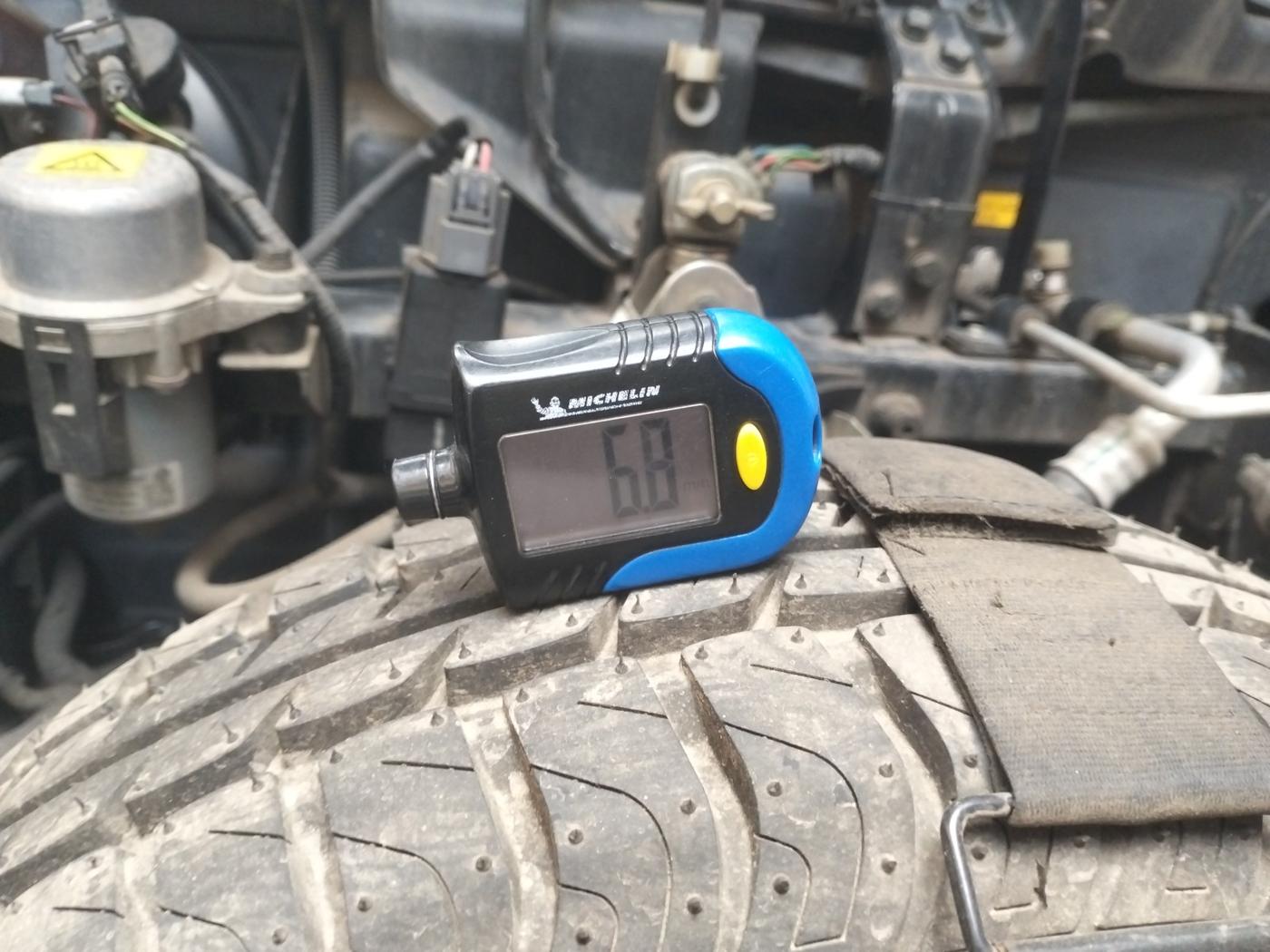 2018 Mahindra E20 Plus P4, Electric, Automatic, 21,000 km, tyre
