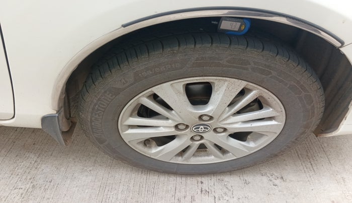2020 Toyota YARIS VX CVT, Petrol, Automatic, 52,347 km, tyre