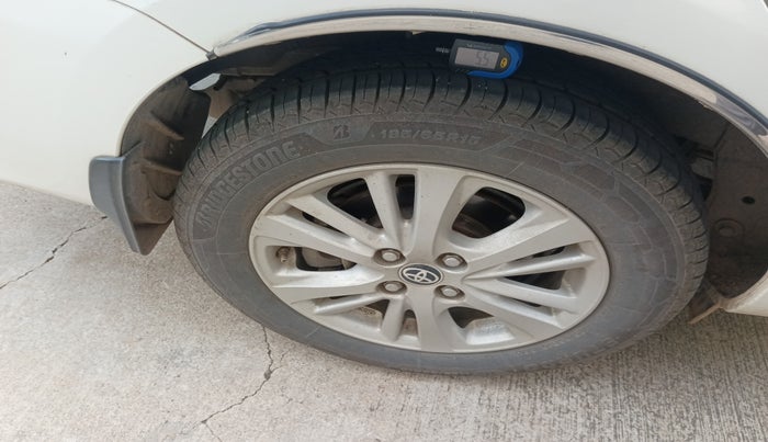2020 Toyota YARIS VX CVT, Petrol, Automatic, 52,347 km, tyre