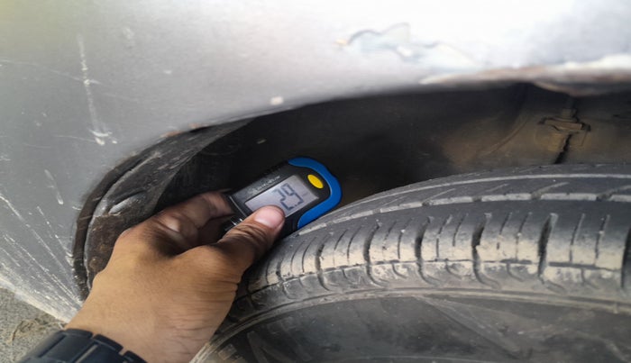 2015 Maruti Alto 800 VXI, Petrol, Manual, 96,403 km, tyre