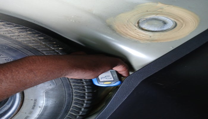 2013 Maruti Swift VXI, Petrol, Manual, 97,000 km, tyre