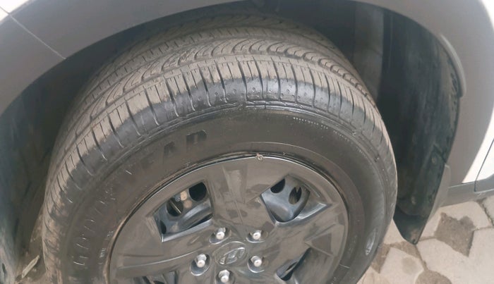 2024 Hyundai VENUE S 1.2, Petrol, Manual, 3,618 km, tyre