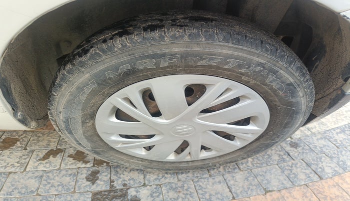 2015 Maruti Swift VXI, Petrol, Manual, 94,456 km, tyre