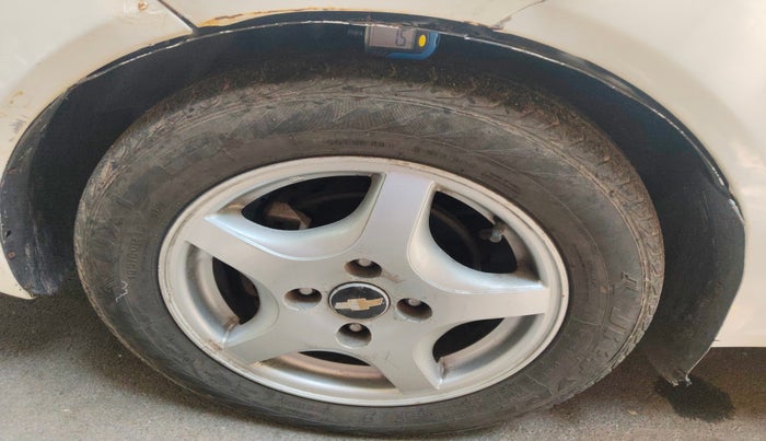 2011 Chevrolet Optra Magnum LS 1.6, Petrol, Manual, 1,04,797 km, tyre