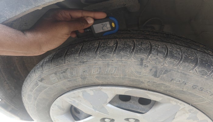2021 Hyundai VENUE S+ 1.2, Petrol, Manual, 1,30,000 km, tyre