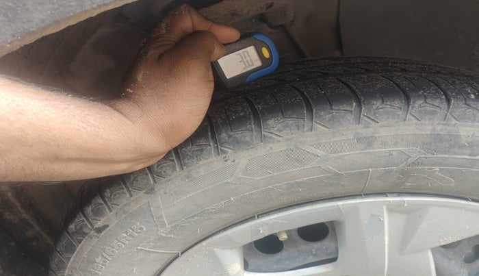 2021 Hyundai VENUE S+ 1.2, Petrol, Manual, 1,30,000 km, tyre