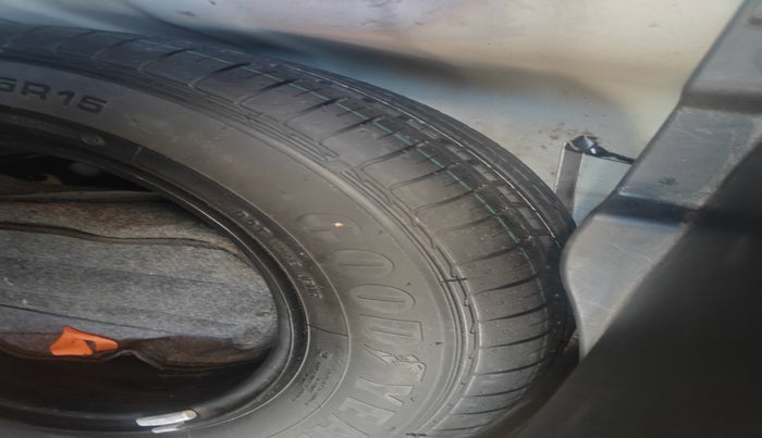 2021 Hyundai VENUE S+ 1.2, Petrol, Manual, 1,30,000 km, tyre