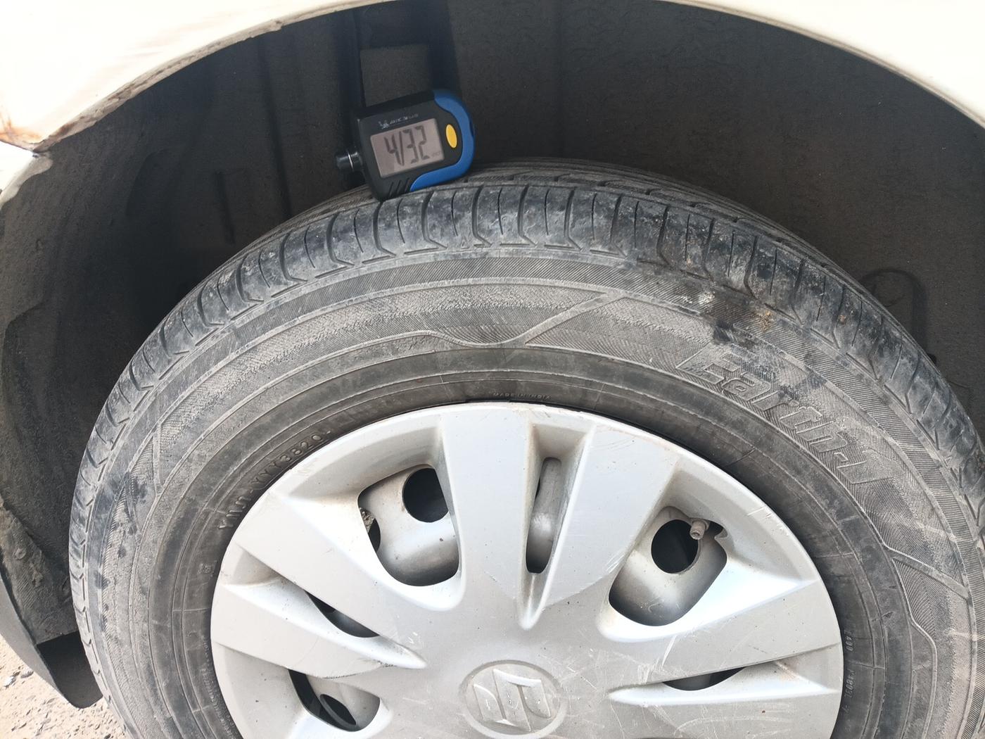 2015 Maruti Swift LDI, Diesel, Manual, 86,116 km, tyre