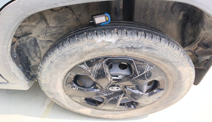 2022 Tata PUNCH ADVENTURE MT, Petrol, Manual, 19,644 km, tyre