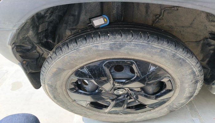 2022 Tata PUNCH ADVENTURE MT, Petrol, Manual, 19,644 km, tyre