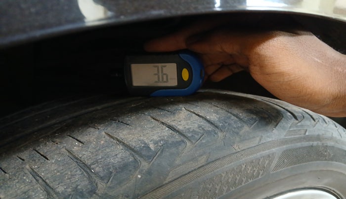 2016 Skoda Superb L&K 1.8 TSI AT, Petrol, Automatic, 55,056 km, tyre