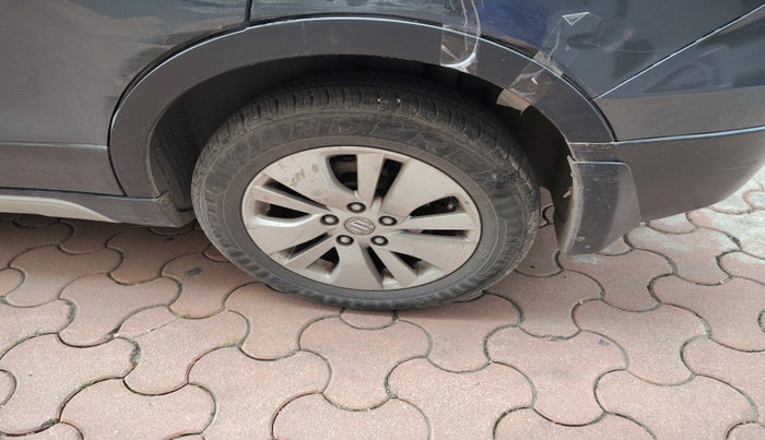 2016 Maruti S Cross ALPHA 1.3, Diesel, Manual, 96,569 km, tyre