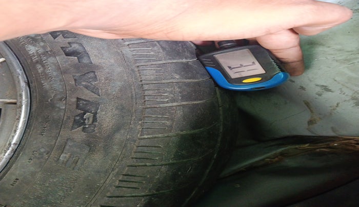 2010 Chevrolet Cruze LTZ, Diesel, Manual, 1,10,164 km, tyre