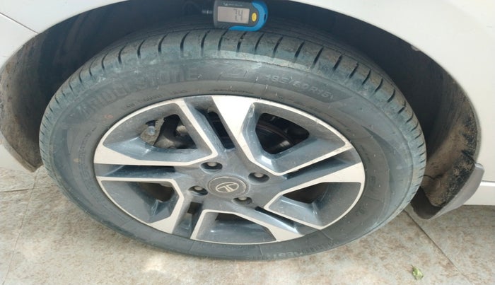 2017 Tata Tiago XZ PETROL, Petrol, Manual, 75,383 km, tyre