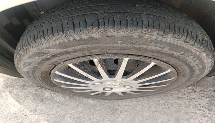 2010 Maruti Swift Dzire VXI, Petrol, Manual, 85,000 km, tyre