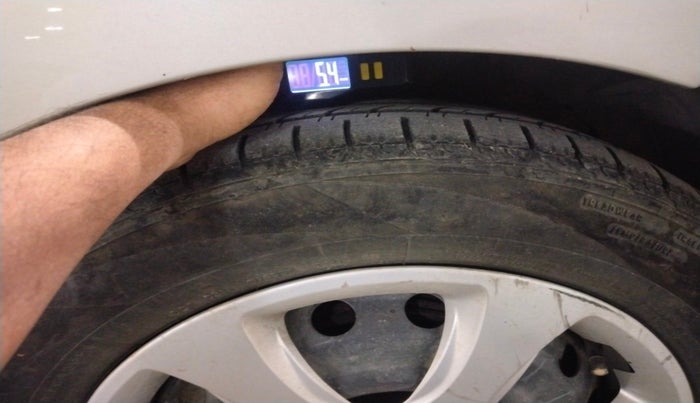 2013 Hyundai Verna FLUIDIC 1.6 EX CRDI AT, Diesel, Automatic, 1,14,360 km, tyre