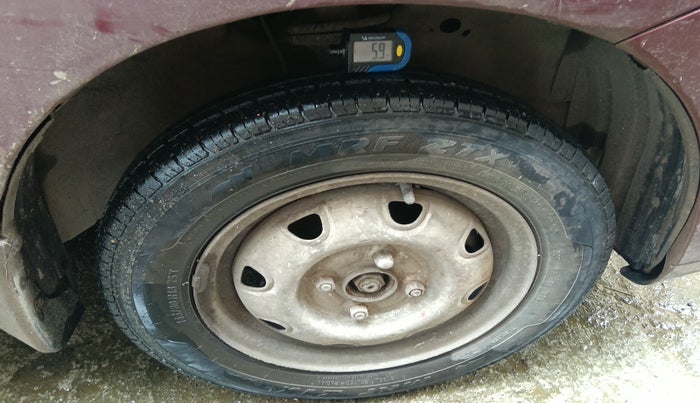 2011 Maruti Wagon R 1.0 LXI CNG, Petrol, Manual, 1,18,776 km, tyre