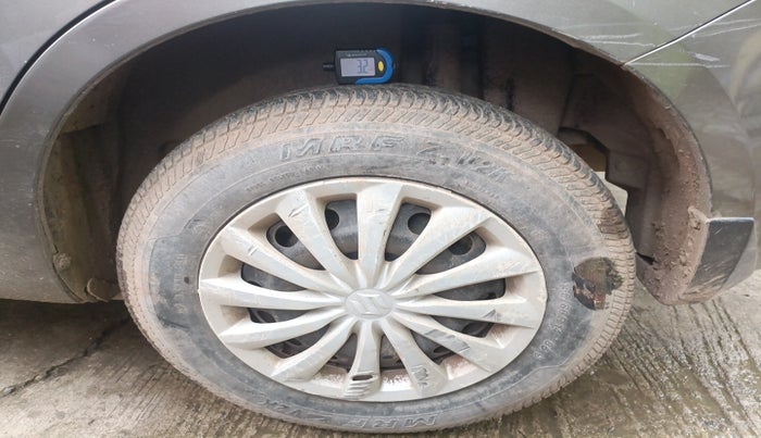 2015 Maruti Swift Dzire VXI, Petrol, Manual, 45,830 km, tyre