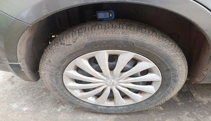 2015 Maruti Swift Dzire VXI, Petrol, Manual, 45,830 km, tyre