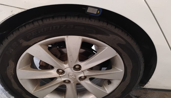 2012 Hyundai Verna FLUIDIC 1.6 VTVT SX, Petrol, Manual, 76,888 km, tyre
