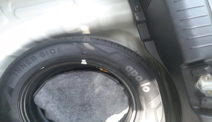 2019 Hyundai VENUE SX PLUS 1.0 TURBO DCT, Petrol, Automatic, 32,293 km, tyre