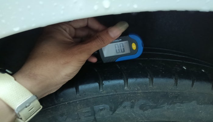 2016 Skoda Rapid 1.5 TDI CR STYLE PLUS AT, Diesel, Automatic, 1,29,900 km, tyre