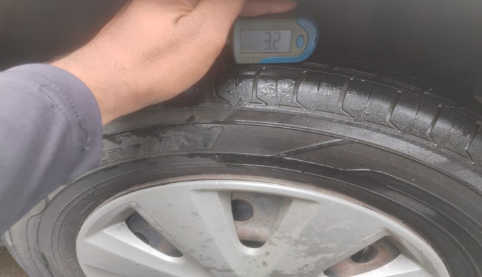 2013 Maruti Swift Dzire VXI, Petrol, Manual, 45,080 km, tyre