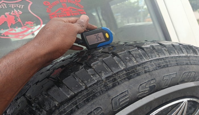 2021 Mahindra Bolero B6 (O), Diesel, Manual, 1,58,200 km, tyre