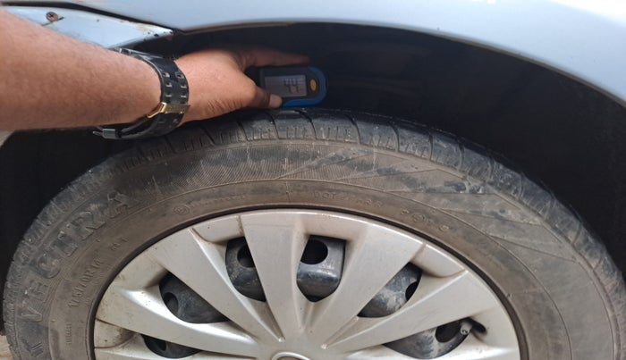 2011 Toyota Etios G, Petrol, Manual, 59,291 km, tyre