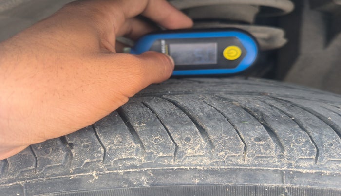 2022 Tata PUNCH CREATIVE  MT, Petrol, Manual, 1,38,103 km, tyre