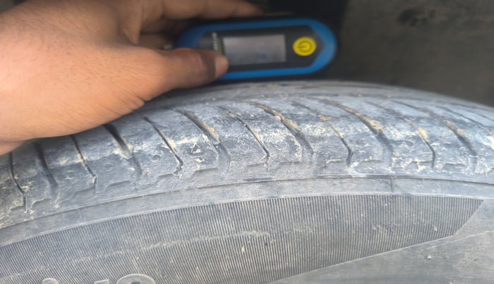 2022 Tata PUNCH CREATIVE  MT, Petrol, Manual, 1,38,103 km, tyre