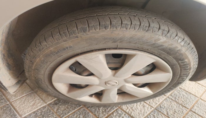 2012 Nissan Micra XV DIESEL, Diesel, Manual, 1,31,407 km, tyre