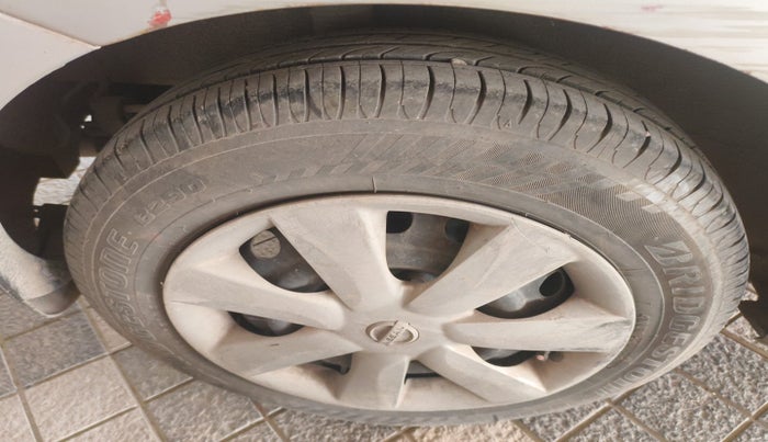 2012 Nissan Micra XV DIESEL, Diesel, Manual, 1,31,407 km, tyre
