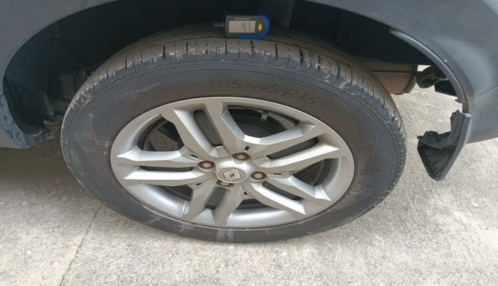 2022 Renault TRIBER RXZ, Petrol, Manual, 39,977 km, tyre