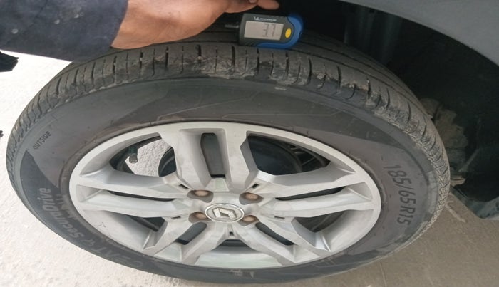 2022 Renault TRIBER RXZ, Petrol, Manual, 39,977 km, tyre