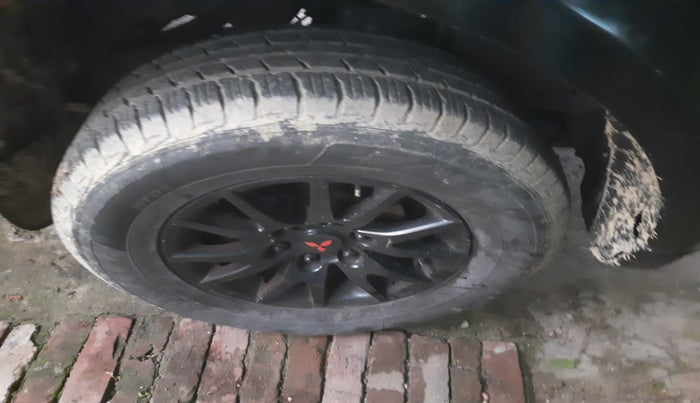 2013 Mitsubishi Pajero Sport 2.5 MT 4X4, Diesel, Manual, 86,461 km, tyre