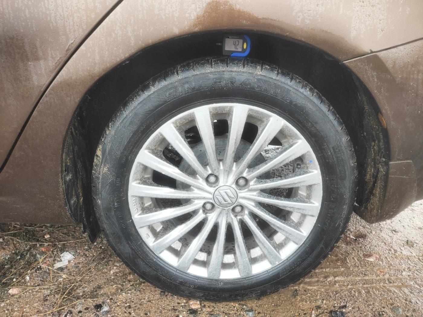 2016 Maruti Ciaz ZXI+, Petrol, Manual, 1,14,667 km, tyre